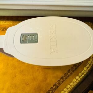 Brita Soho White 6 Cup Slim Filtered Water Pitcher NEW